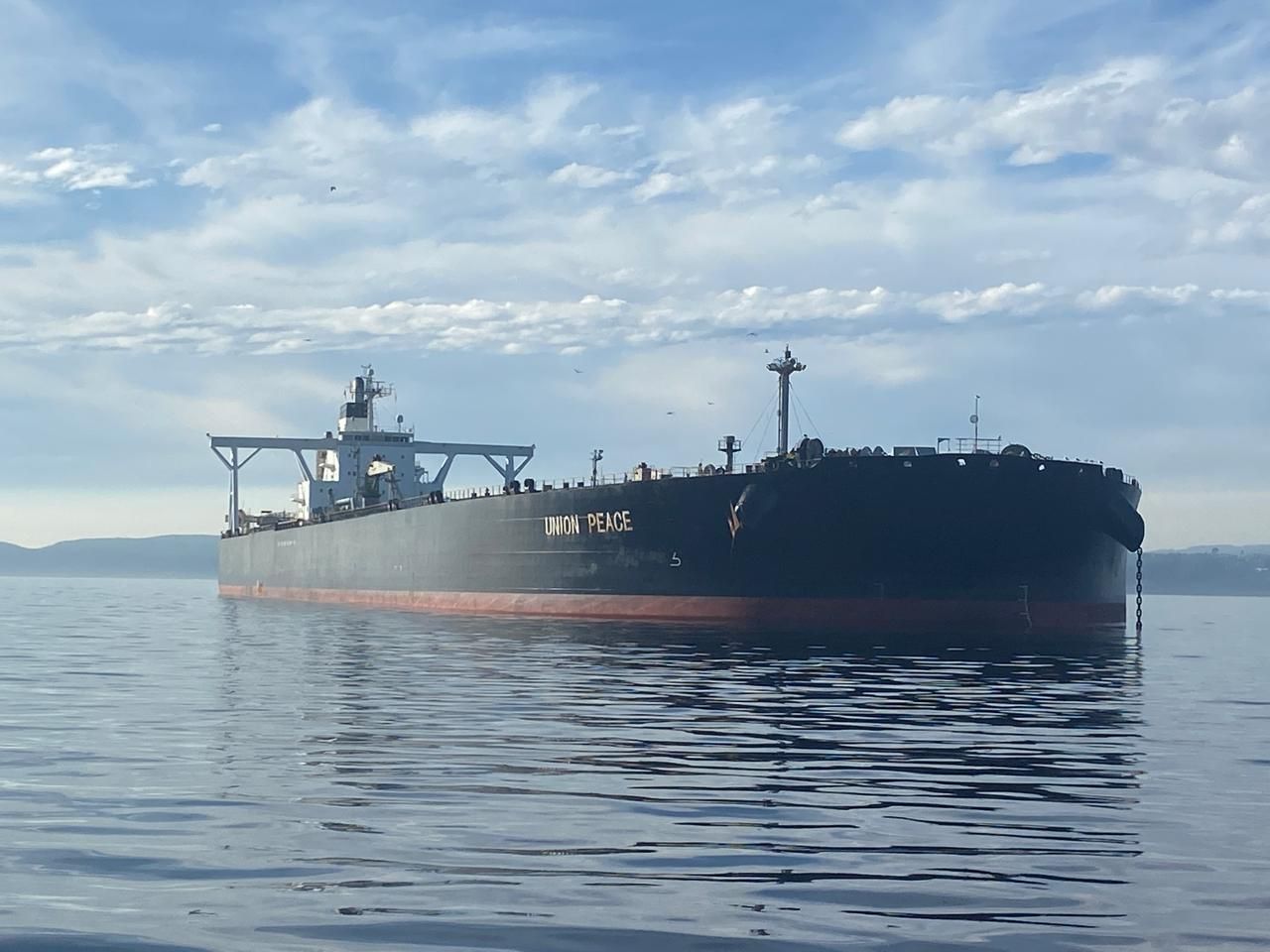 Control volumétrico durante el alije STS en Talcahuano